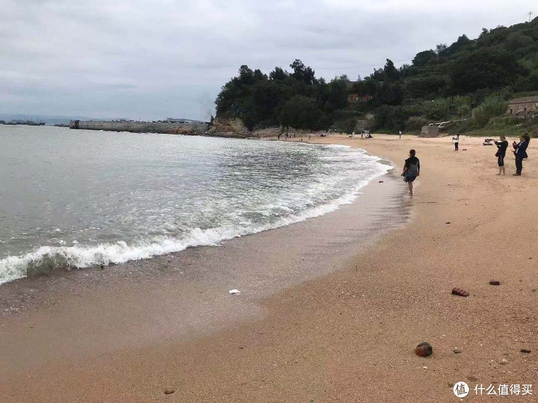 此定海非舟山定海，定海湾不大，但沙滩、码头、古城，渔村还是很有特色，本期重点不在此