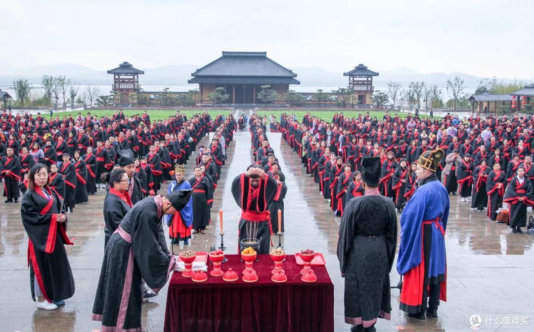 比版纳方便、比三亚人少,你的溜娃地图可以更新了!