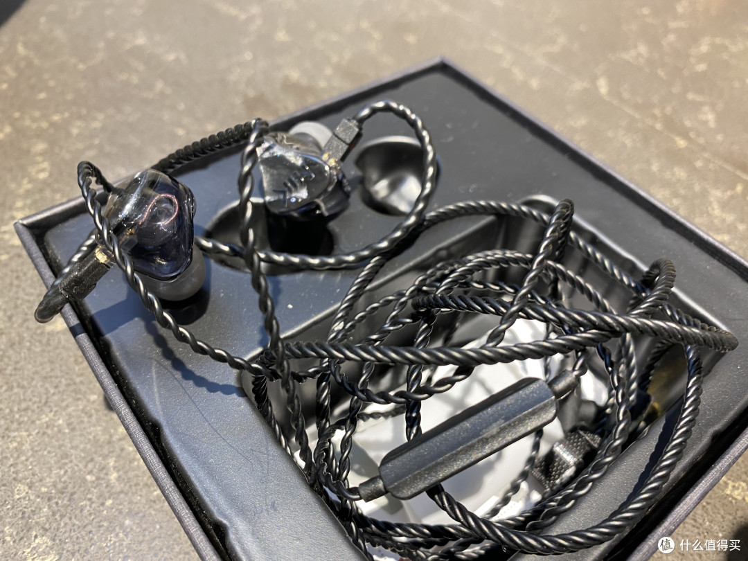 HIK S1银线耳机：3D打印树脂作胚，同轴双动圈音质更保真