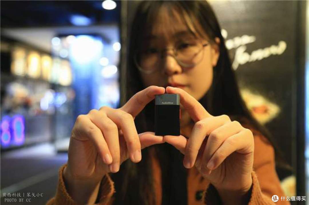 拍VLOG还用普通无线麦?看看这款大神使用的神器
