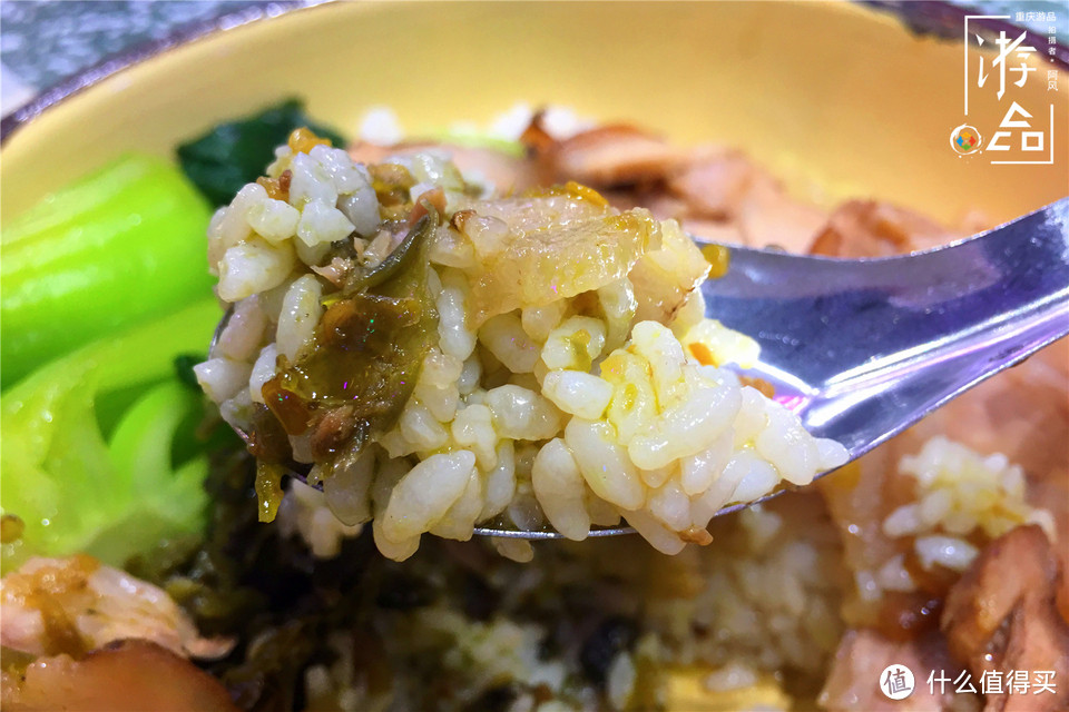 每日一食：搪瓷碗配铁勺子，这家剁椒拌饭吃的是情怀