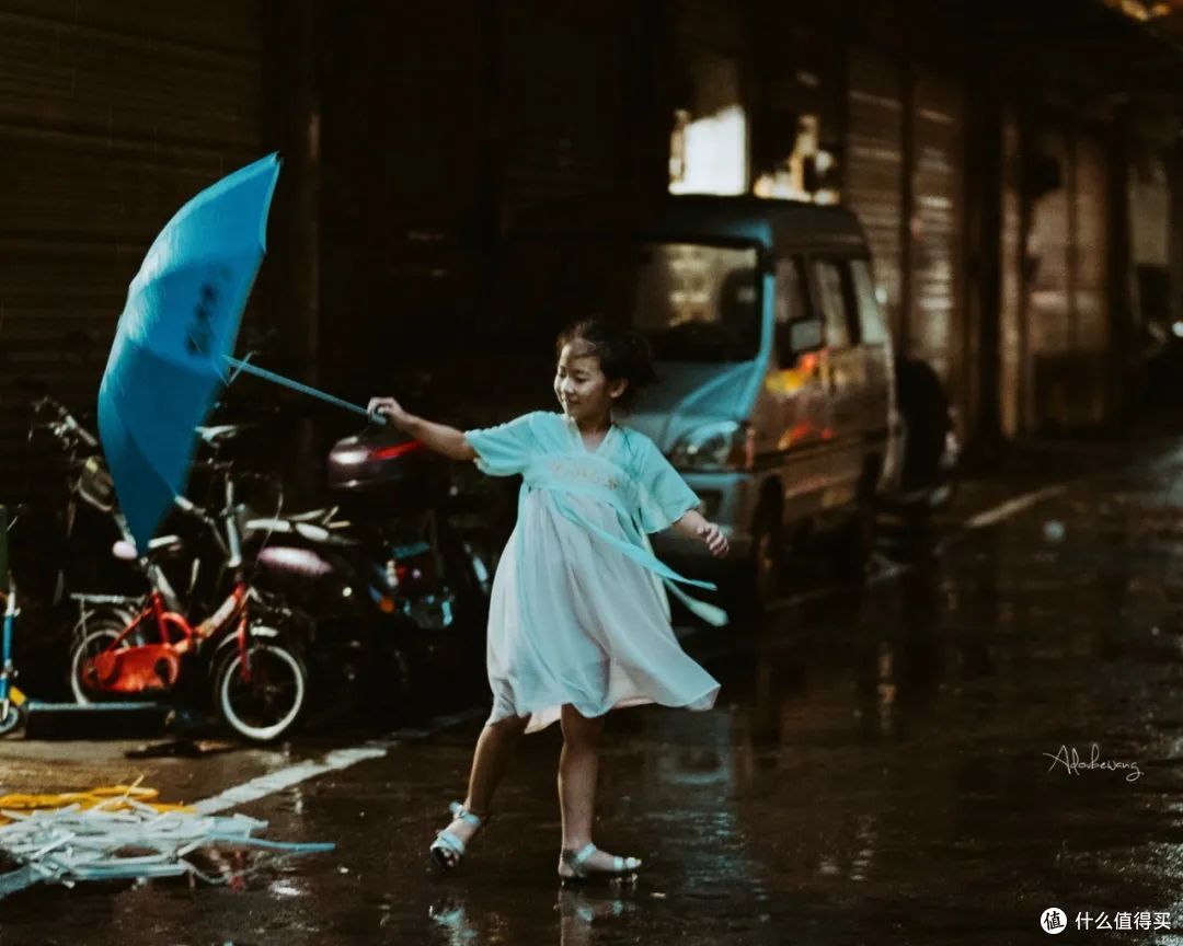 翩翩起舞的雨夜