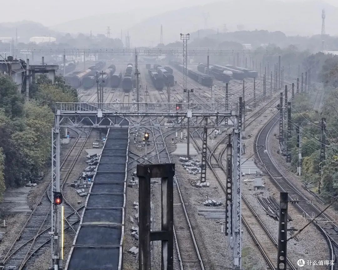 火车拉来的城市