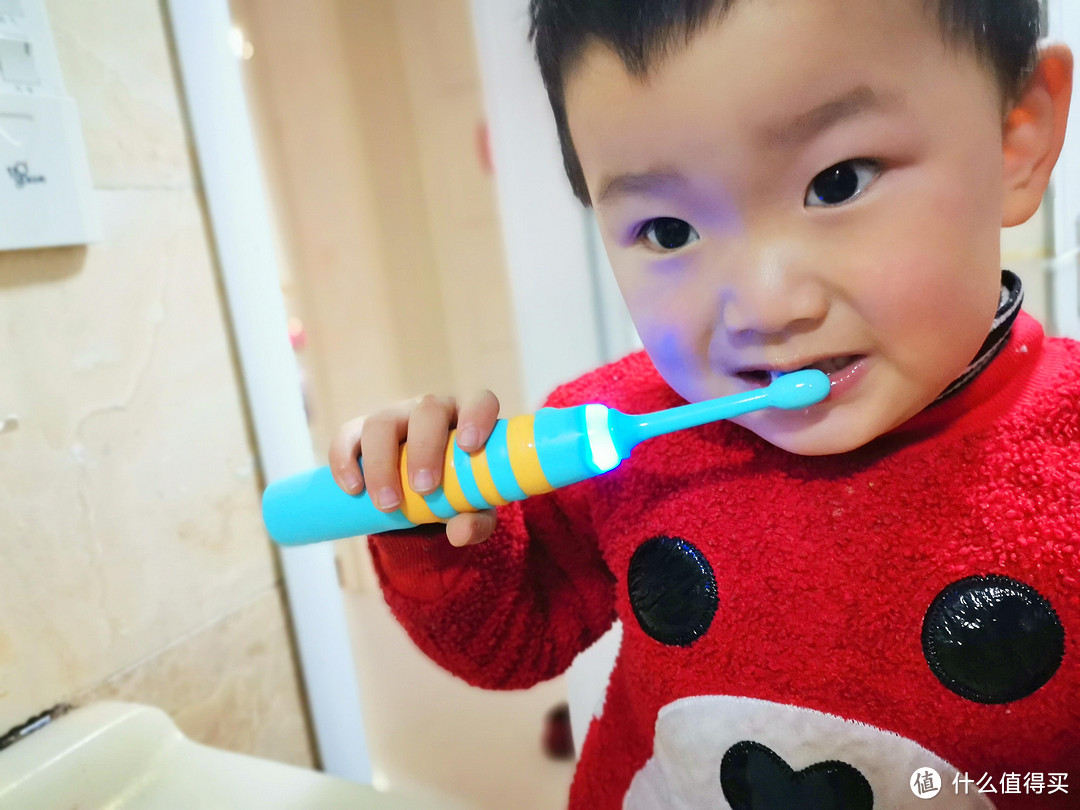 多重专利为儿童设计，智能提醒与游戏互动的大拿儿童电动牙刷评测