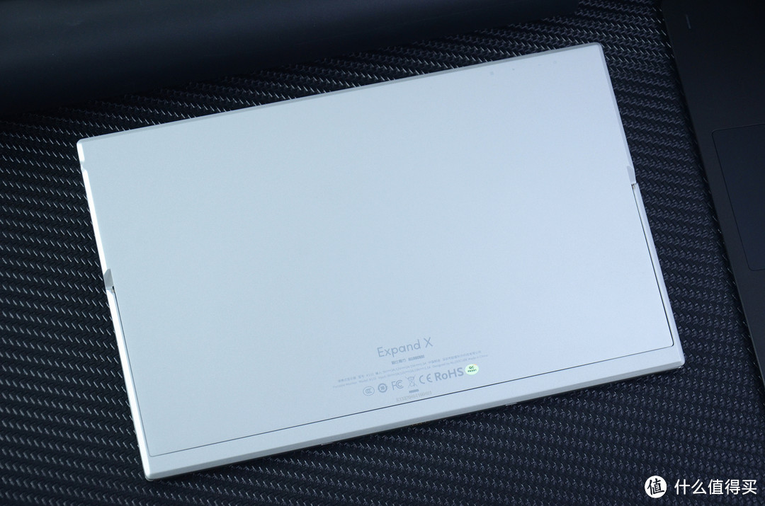 13.3英寸，内置电池！酷比魔方Expand X首款便携显示器体验