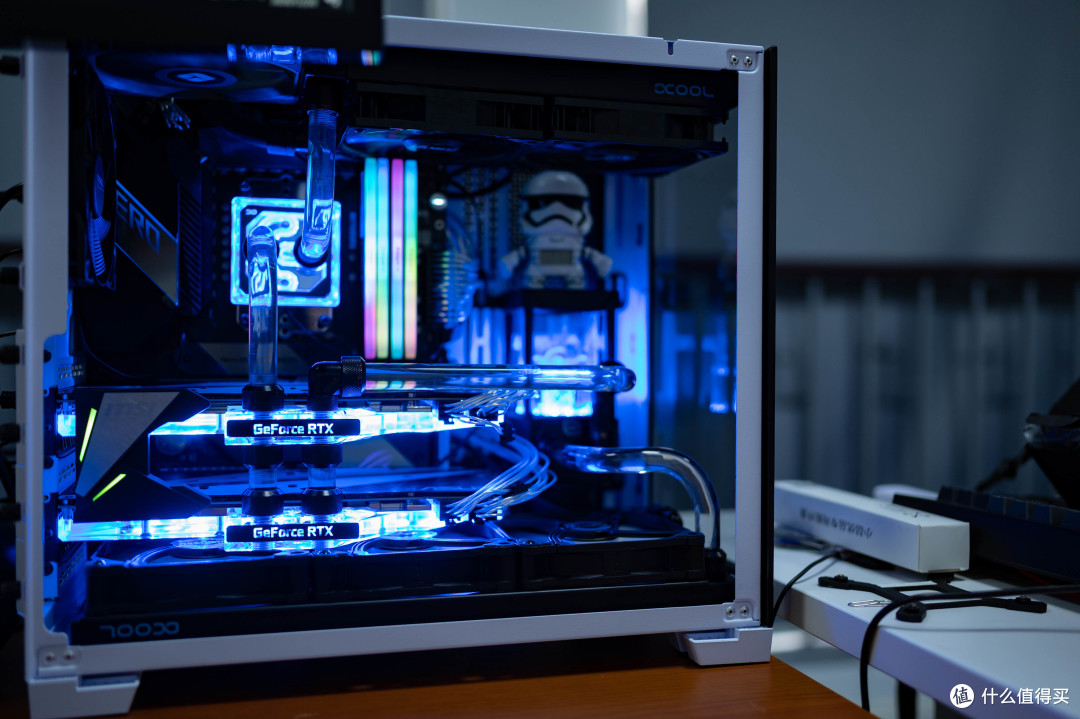 我的第一台硬管分体水主机,2080SLI+850W sfx+3900x,安静又强劲