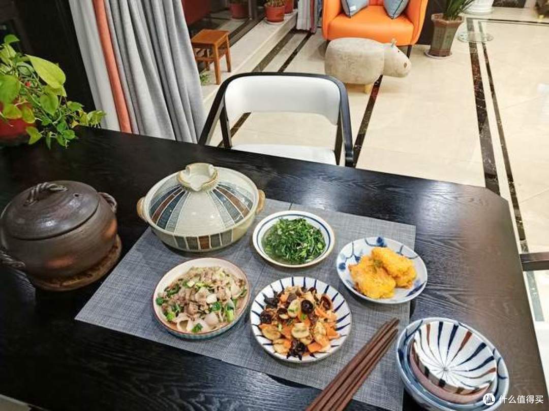 有客来家,我用4个锅做5个菜招待,客人很惊讶:好奇怪的妈妈