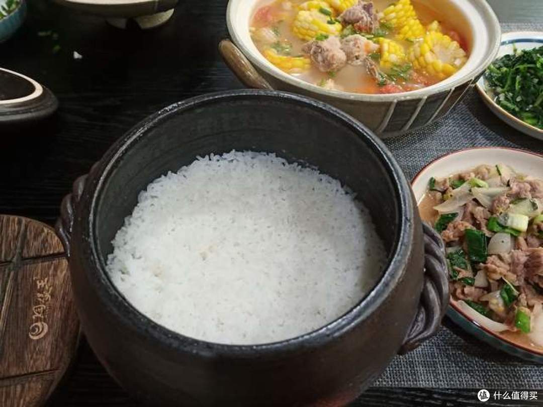 有客来家,我用4个锅做5个菜招待,客人很惊讶:好奇怪的妈妈