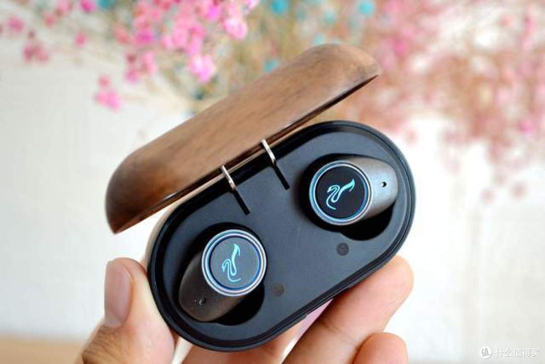 TWS无线耳机和HIFI音质有交集没?体验“家具厂”惠威AW-76无线耳机,有点接近但仍有余量