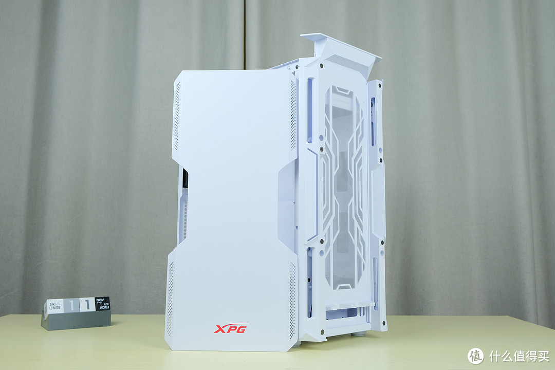 年末“非性价比”装机，i5-10400F+RTX2060+XPG 皓月版上机