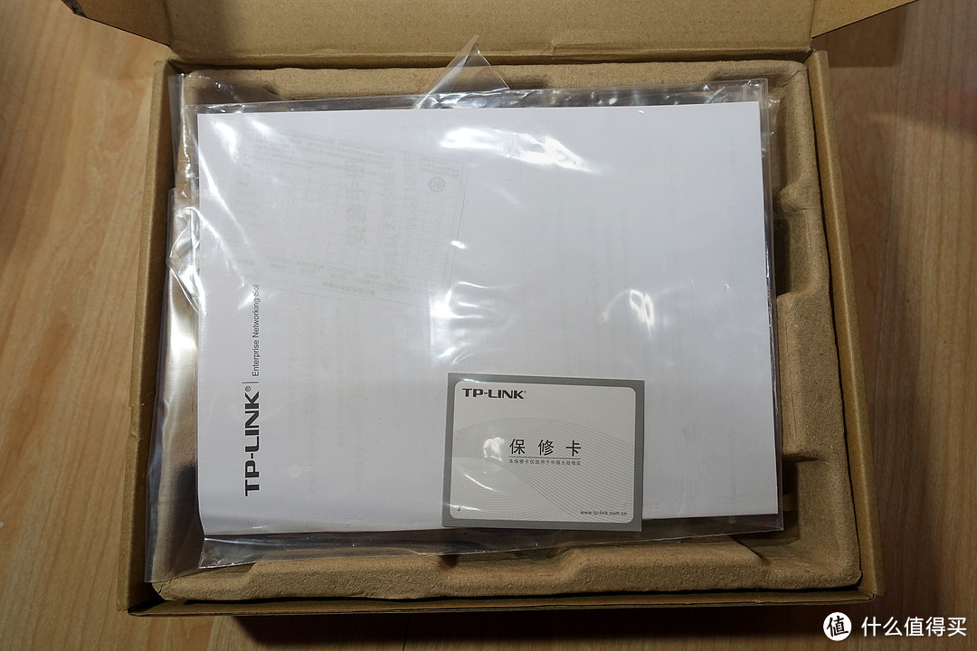 千元左右搞定万兆组网，TP-LINK ST1008F开箱记