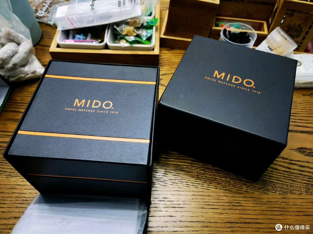 先收到的美度,带着原盒一起入境的,当时还没那么严格封关