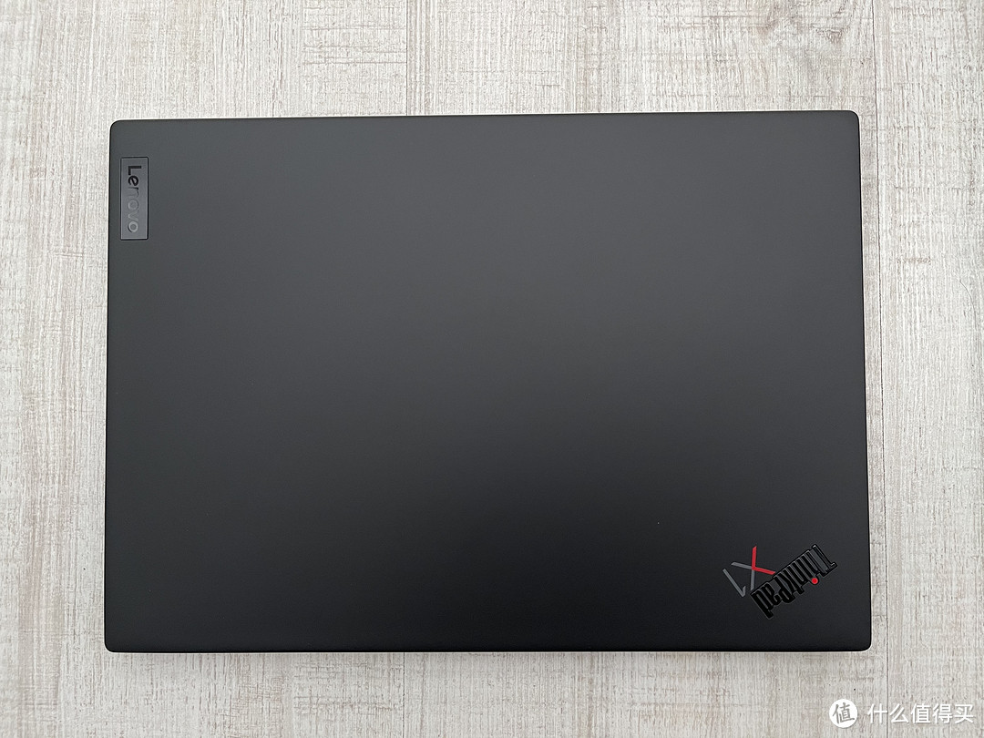 新鲜热辣的ThinkPad x1 nano开箱，对比M1 MacBook Pro使用感受