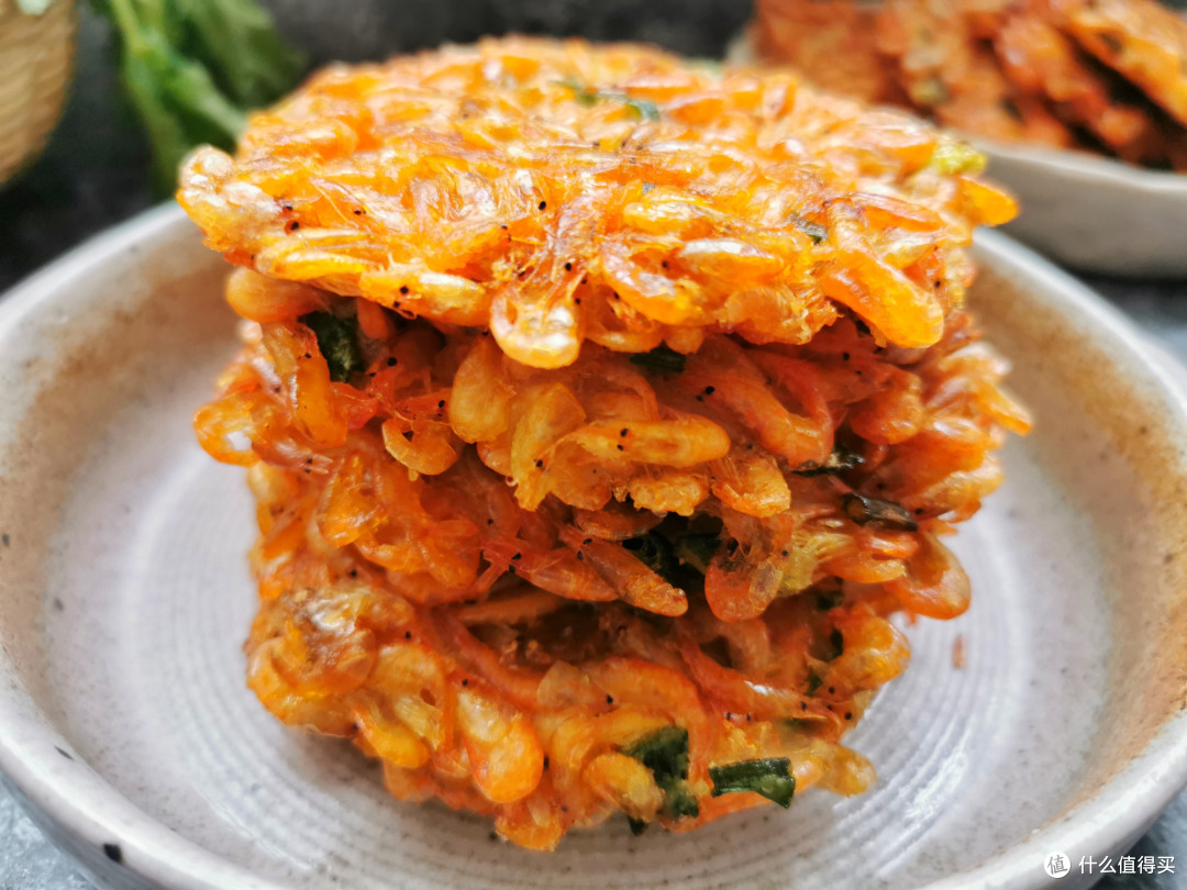 孩子长个头,我给他做虾饼,金黄酥脆倍儿香,连壳儿都吃完
