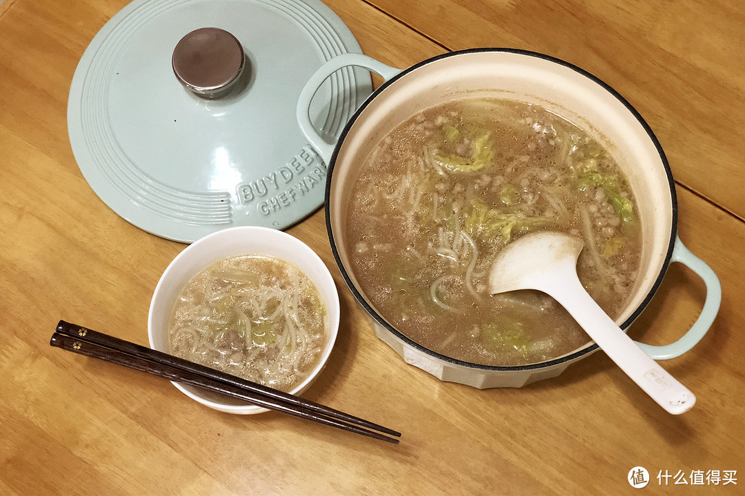 寒冷的冬天,用暖暖的美食抓住你的胃—BUYDEEM北鼎22cm焖炖锅28cm焖焗锅组合套测评体验