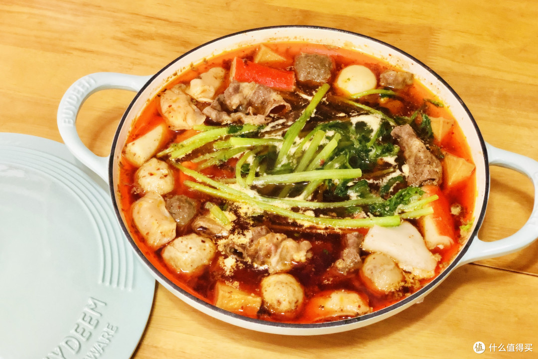 寒冷的冬天,用暖暖的美食抓住你的胃—BUYDEEM北鼎22cm焖炖锅28cm焖焗锅组合套测评体验