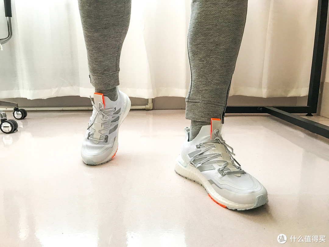 全网首发开箱：Adidas阿迪达斯 Ultraboost 2020 lab 跑步鞋