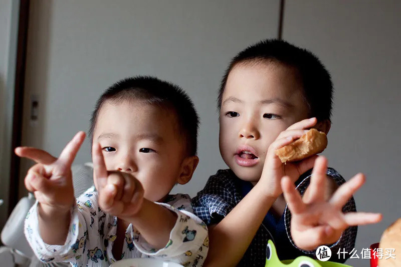 让我们谈谈数学：0-3岁的幼儿数学启蒙主要靠嘴？