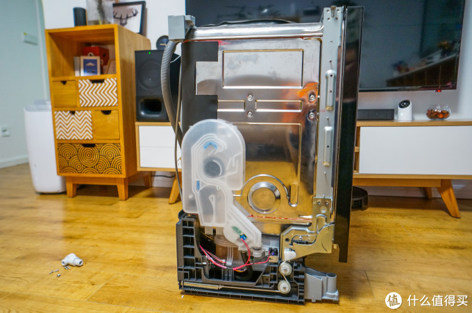 洗碗机左侧内部结构