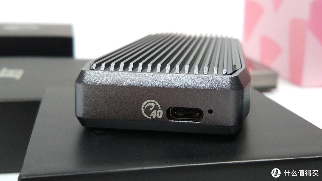 奥睿科首发全兼容USB4.0和雷电4接口硬盘盒，颜值和速度并存