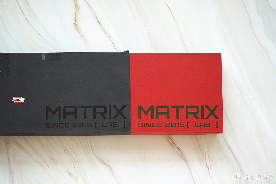 灯条、无钢、可换上盖，入门级的M家套件一样精彩—Matrix Mona客制化键盘开箱展示