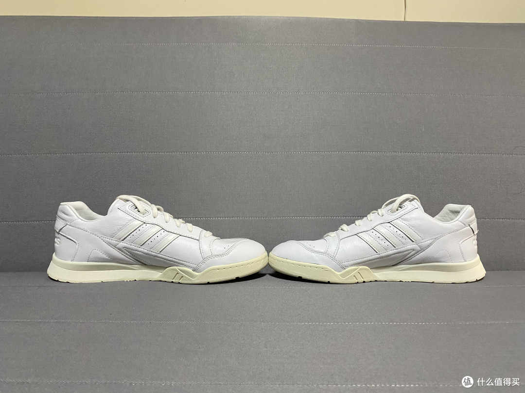 非常复古的阿迪三叶草A.R.TRAINER