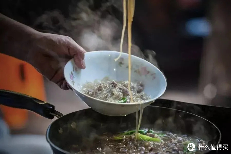 这个宁波人的夜宵胜地,用一碗出神入化的牛肉面就赢了