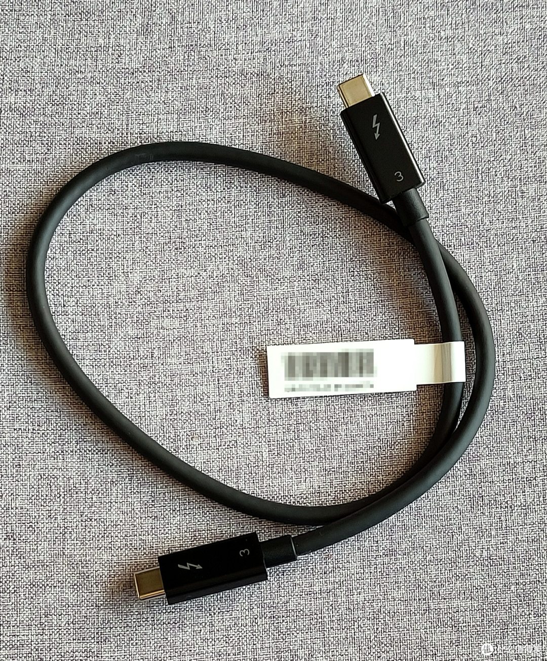 小姐姐入手了奥睿科透明款雷电3硬盘盒:给MacBook Pro配个外置“存储”,附开箱和体验