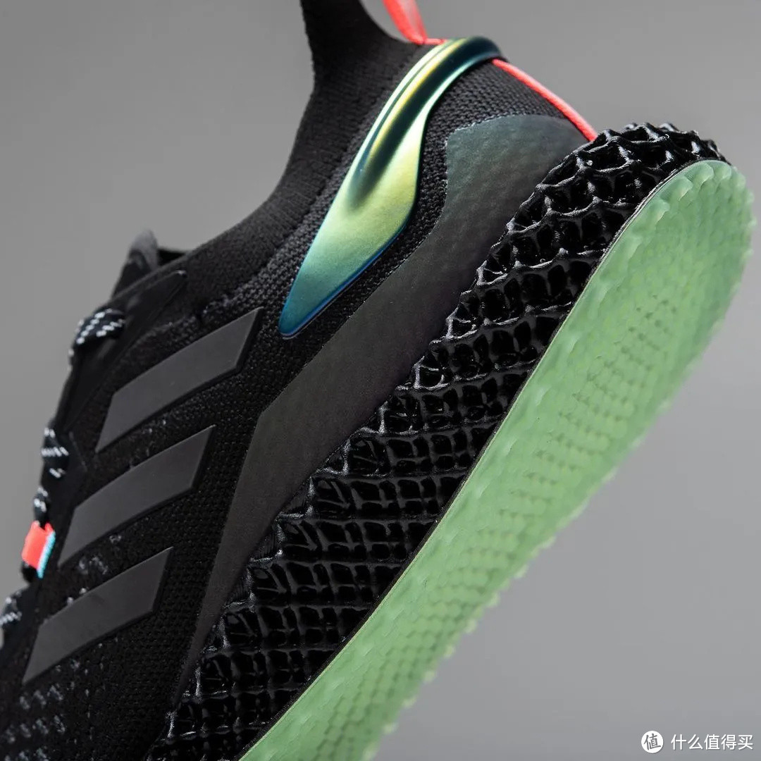 从颠覆想象到习以为常，adidas 4D跑鞋的过去、现在与未来