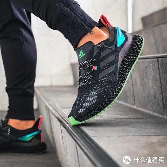 从颠覆想象到习以为常，adidas 4D跑鞋的过去、现在与未来