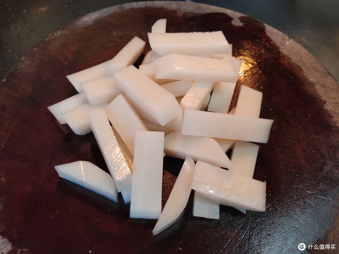 红糖炒年糕,超级简单,香甜软糯。