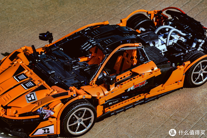 科技件加持下的积木跑车迈凯伦p13400零件等你来试