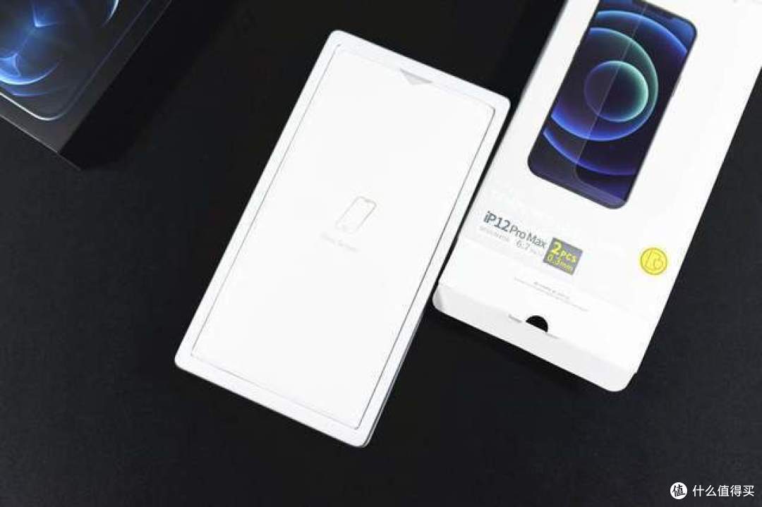 通透顺滑-倍思 iPhone12系列超瓷晶钢化膜