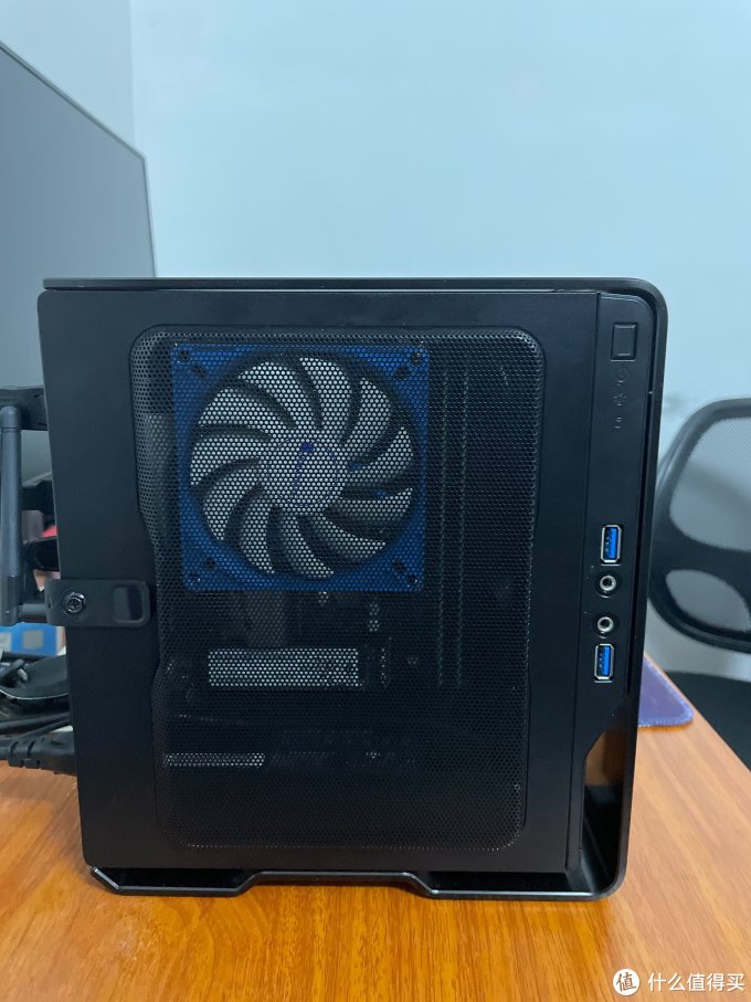 迎广肖邦小主机篇一闲得无聊2000大洋diy一台办公小主机迎广肖邦机箱