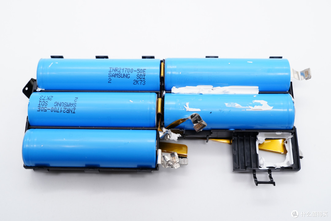 拆解报告:ZMI紫米25000mAh 200W快充移动电源QB826