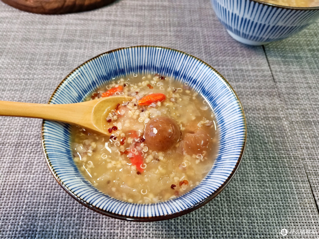这女人一人独居也精心烹饪，悄悄把日子过成诗，这才是高级的生活