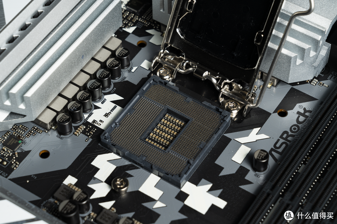 颜值性能双在线,华擎 Z590 钢铁传奇 WiFi 6E 拆解评测