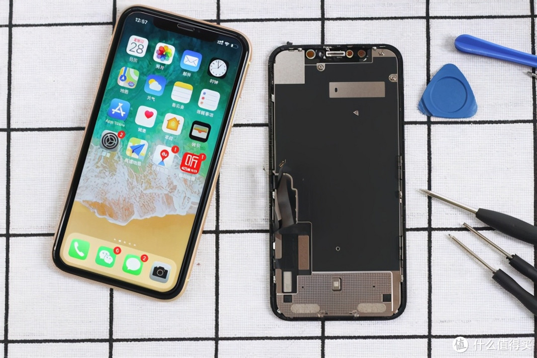 因为穷，换不起iPhone 12的我又一次动手修手机了，这次是iPhone XR！