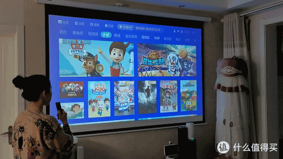 国产1080P智能投影仪评测,搭载华为海思芯片,2800光源流明