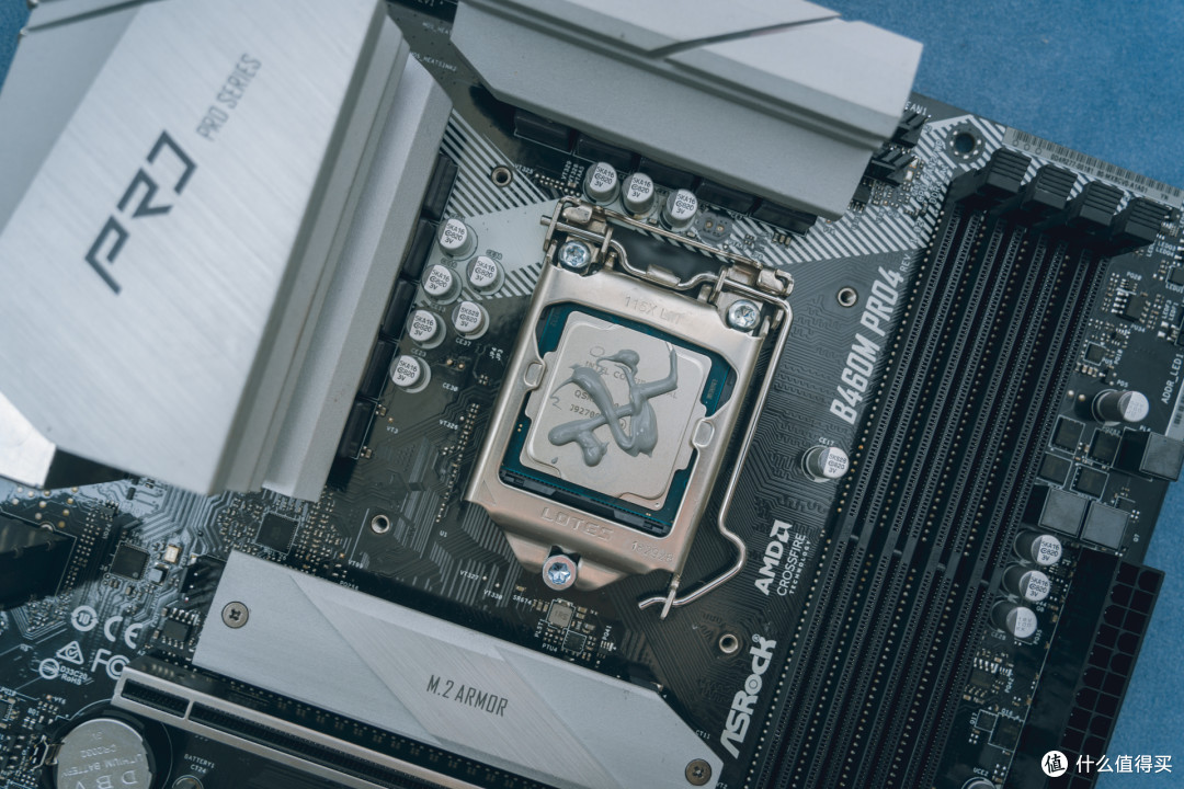 MTAX 机箱、十代 i5组一台高颜值 RGB 高性价比 超多盘位的 NAS