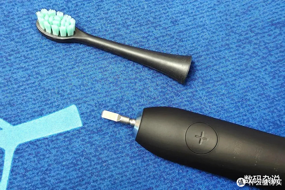 刷牙究竟能不能省心不麻烦？100天一充的T9U电动牙刷使用体验