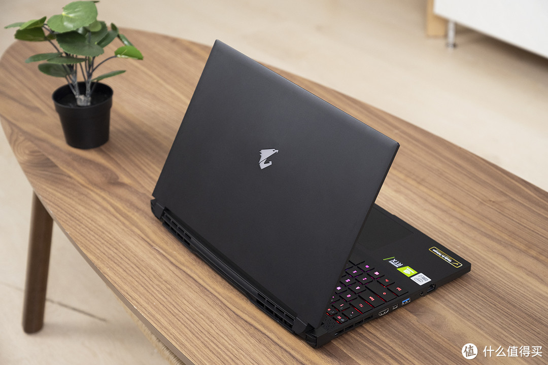 技嘉AORUS 15G游戏本测评，十代酷睿与30系显卡的硬核