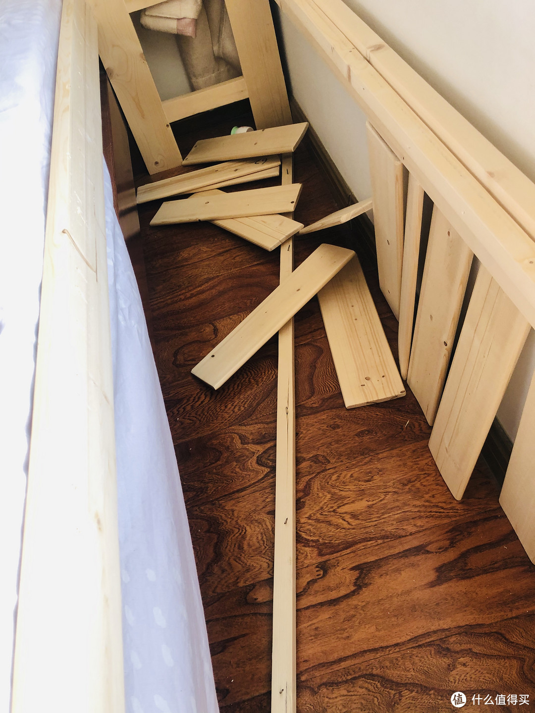 免钉胶效果怎么样免钉胶好用吗 什么值得买