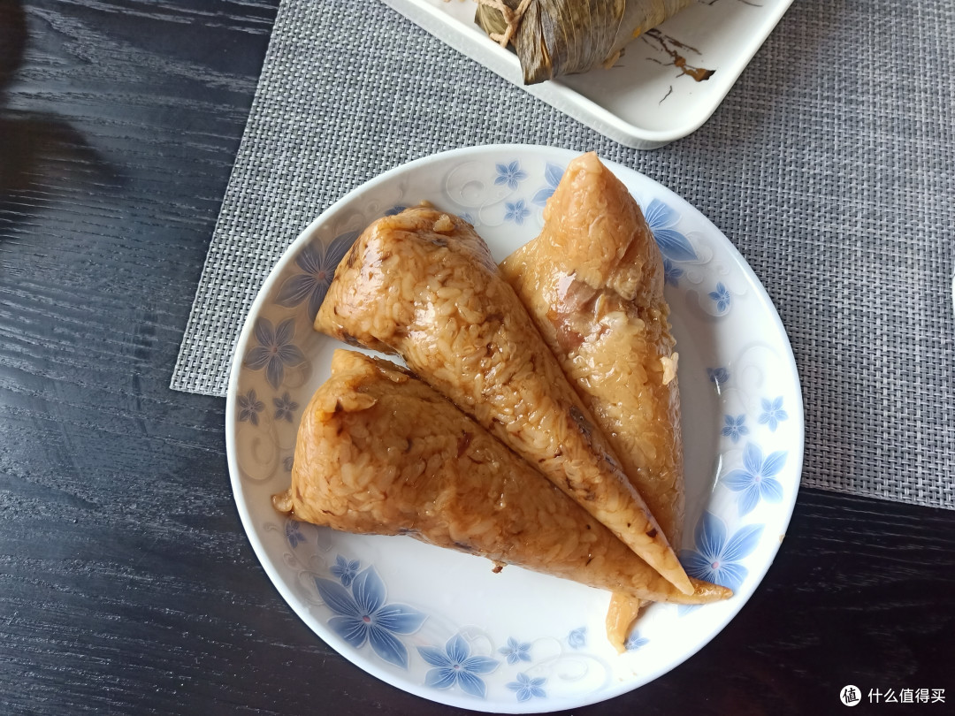 一家早餐随手就上桌,老公吃完却大赞,网友:越朴素越高级