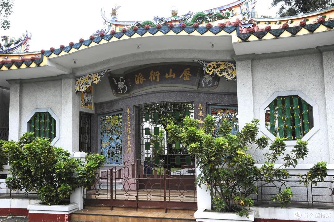 明星豪宅有啥好羡慕的,中国真正的千万豪宅都在农村!