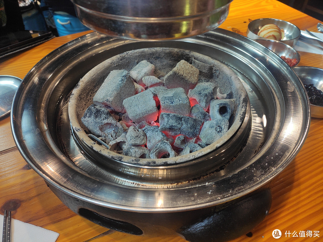 烤肉和火锅可以兼得,自助吃到扶墙出