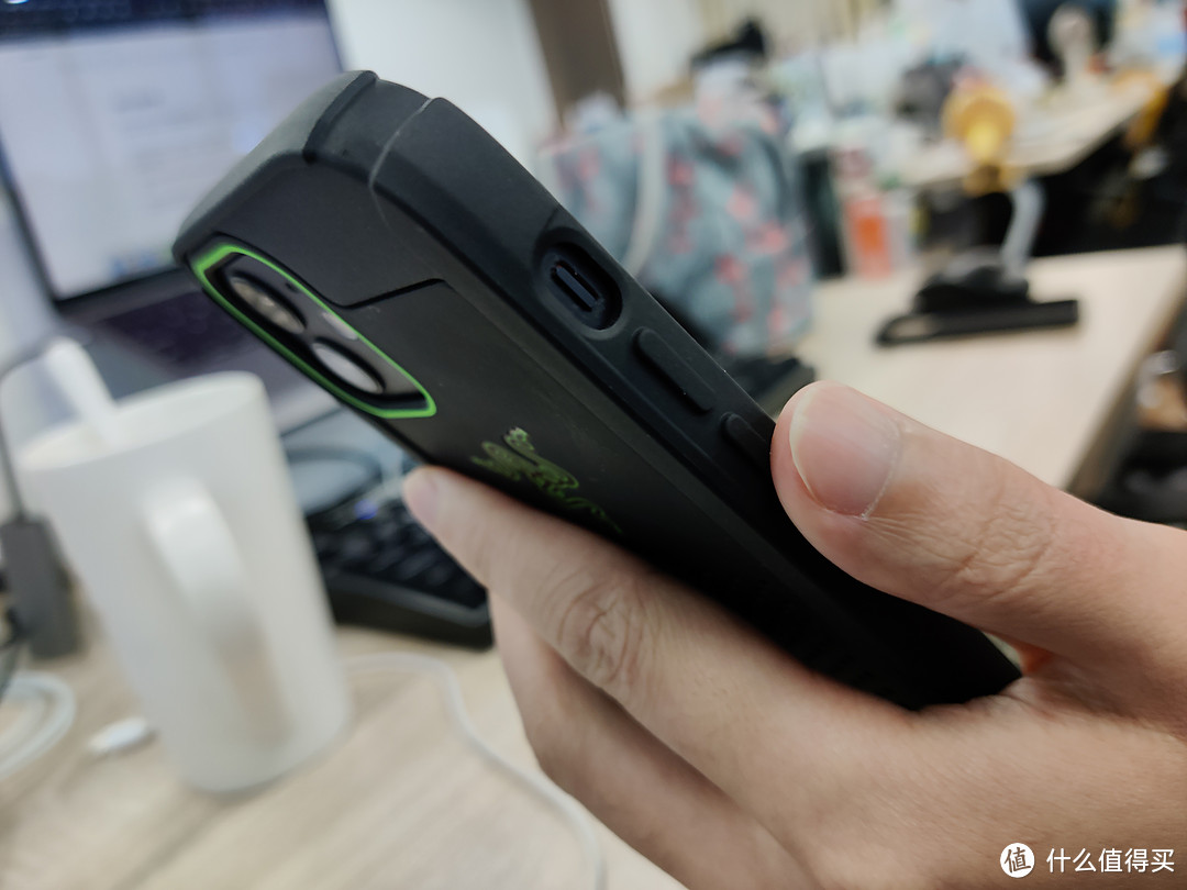 冰冰冰!雷蛇冰铠手机壳,手机穿上了一件寒冰铠甲