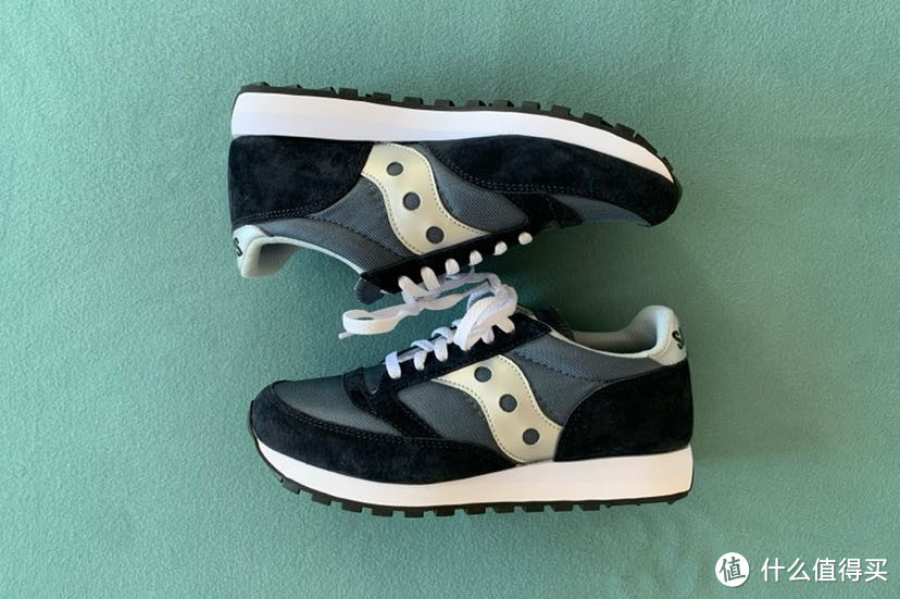 新年第一篇Ow AJ5和Saucony jazz 81开箱