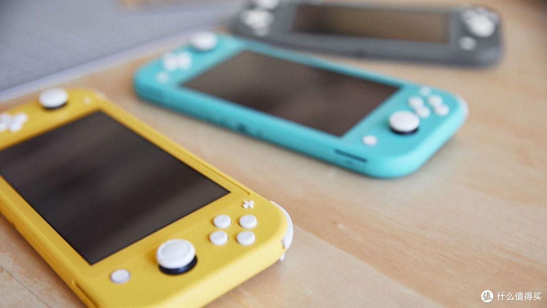 个人非常喜欢黄色Switch Lite