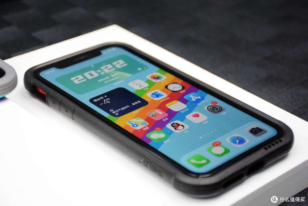 春节的奖励:iPhone +小米全都换了网红小彩壳,决色的表现究竟如何?